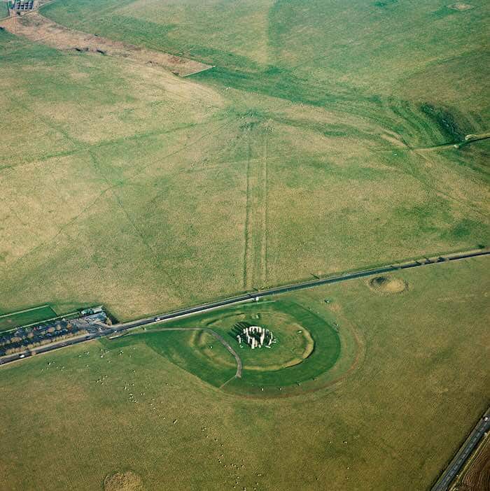 Stonehenge und The Avenue, Wiltshire. Bild: Heritage Image Partnership Ltd / Alamy Stock Foto